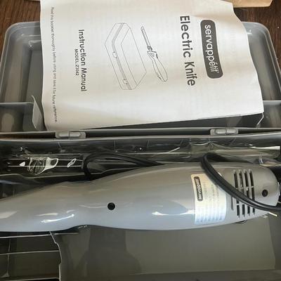 New Electric Knife in Case