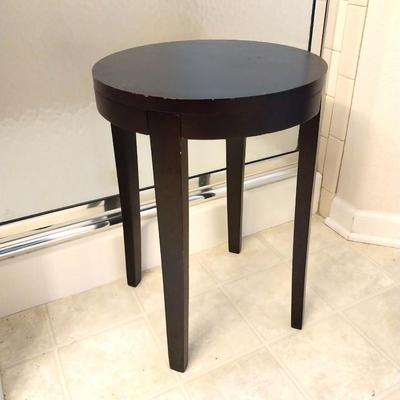 SMALL TABLE WITH TWO FAUX PLANTS