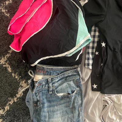 Women’s Size M Clothing