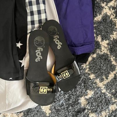 Women’s Size M Clothing
