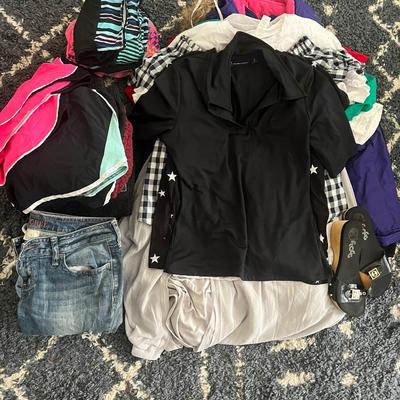 Women’s Size M Clothing