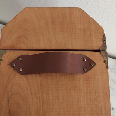 NICE WOODEN BOX WITH LINING