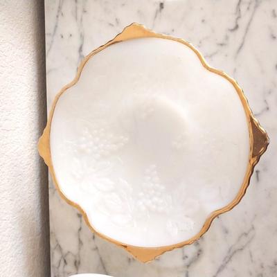 PYREX BAKING DISH WITH LID AND MILKGLASS GOLD TRIMMED DISH