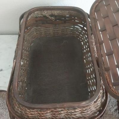 WICKER PICNIC BASKET