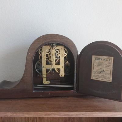 VINTAGE 8 DAY MANTEL CLOCK BY SESSIONS CLOCK COMPANY