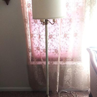 ANTIQUE FLOOR LAMP WITH SHADE