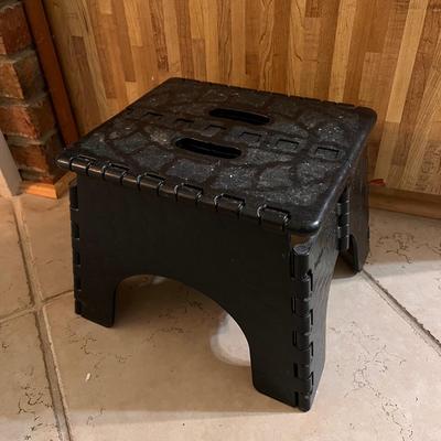 Trash Cans, Step Stools, and Anti-Fatigue Floor Mats (K-DZ)