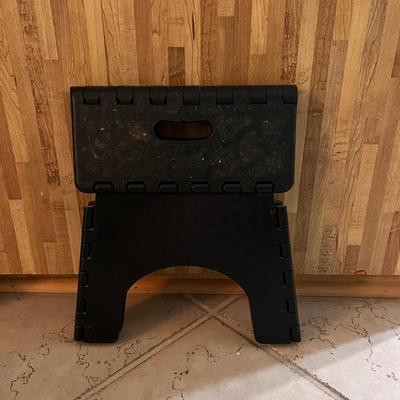 Trash Cans, Step Stools, and Anti-Fatigue Floor Mats (K-DZ)