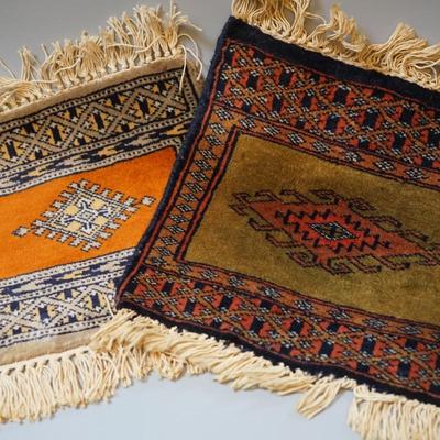 GROUPING OF FIVE SMALL ORIENTAL RUGS MEASURING 12" BY 13" AND VARIOUS SIZE