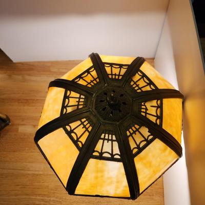 Antique Octagonal Ornate Slag Glass Table Lamp Curved Shade
