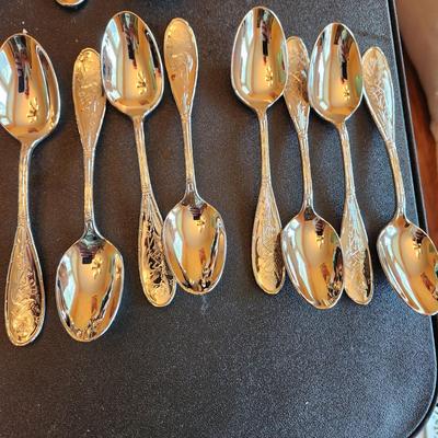 40 pieces Ricci Argentieri Stainless Steel 18/10 Flatware