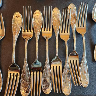 40 pieces Ricci Argentieri Stainless Steel 18/10 Flatware