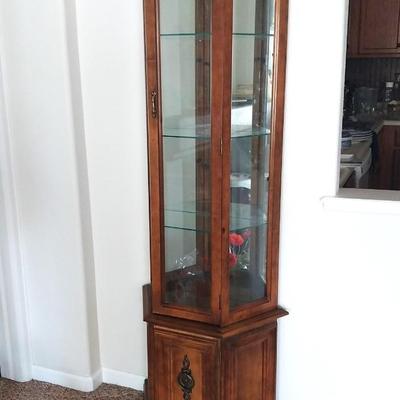 CURIO CABINET WITH LIGHT
