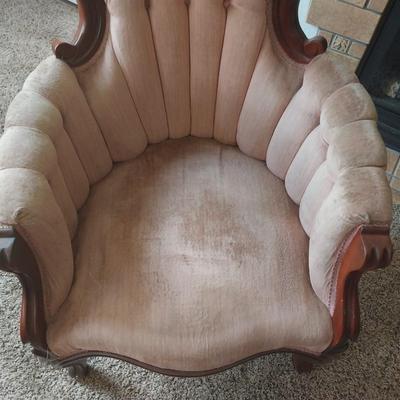 VINTAGE ARMCHAIR