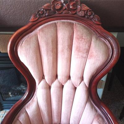 VINTAGE ARMCHAIR