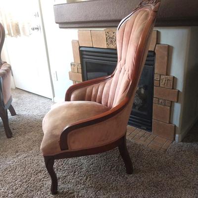 VINTAGE ARMCHAIR