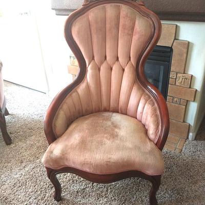 VINTAGE ARMCHAIR