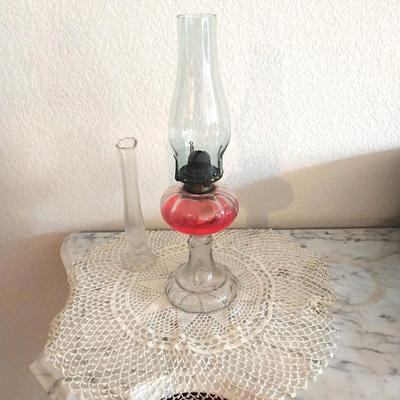 GLASS OIL LAMP AND BUD VASE