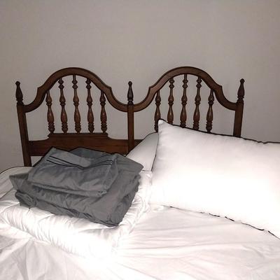 WOODEN HEADBOARD- ADJUSTABLE FRAME AND QUEEN BED SHEETS & MATTRESS PAD