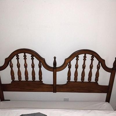 WOODEN HEADBOARD- ADJUSTABLE FRAME AND QUEEN BED SHEETS & MATTRESS PAD