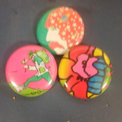 LOT 121 FIVE PETER MAX PINS