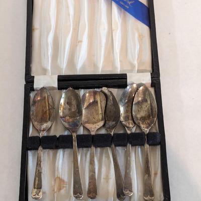 Leonard Silver Plate Sheffield England Spoon Box Set