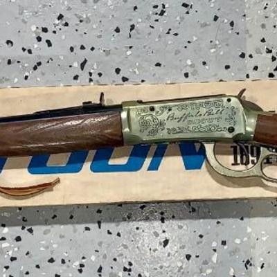 Daisy 1894 Spittin’ Image Buffalo Bill BB Gun With Box