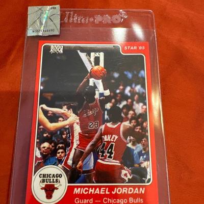 1984-85 Star Basketball #101 Michael Jordan RC Rookie Card HOF Near Mint