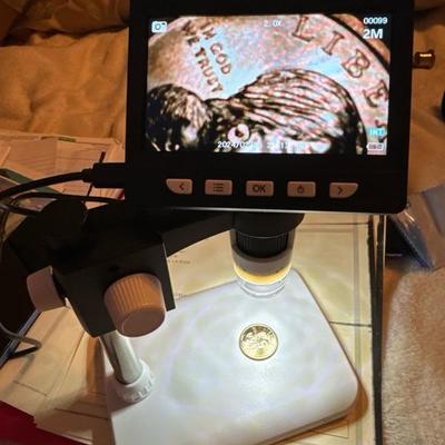 1000X Magnification with stand 6inch screen and lighting