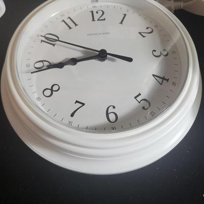 WALL CLOCK, LAMP, MUGS AND MORE