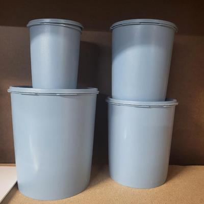 SET OF TUPPERWARE CANISTERS, GLASS DINNER PLATES AND MORE