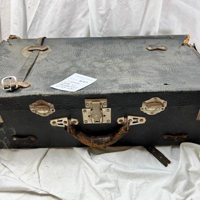 1940s case and pennants