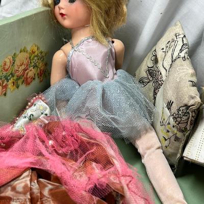 Dolls and doll cradle and bunkbed with ladder