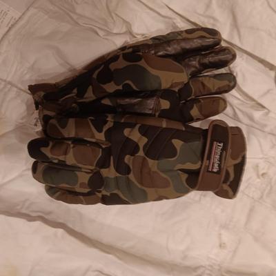 2 PROTECTIVE CLOTHING JACKETS AND 2 PAIRS OF GLOVES