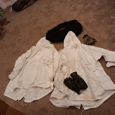 2 PROTECTIVE CLOTHING JACKETS AND 2 PAIRS OF GLOVES