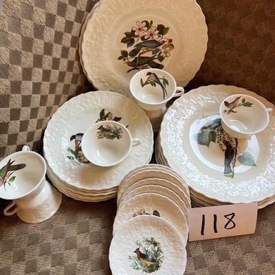 Complete set up Bird Dinner china set of 8