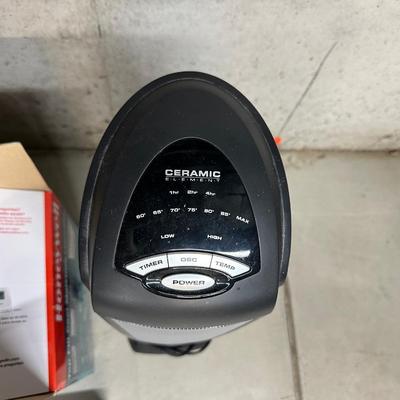 HONEYWELL HUMIDIFIER & LASKO CERAMIC HEATER W/REMOTE