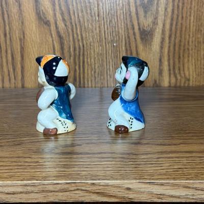 ANTIQUE BASEBALL PLAYERS SALT/PEPPER SHAKERS
