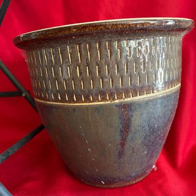Outdoor table and 12 inch pot