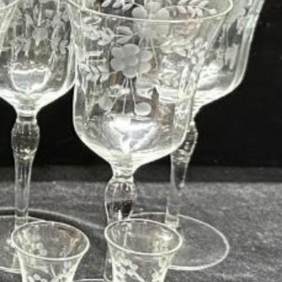 ETCHED CRYSTAL STEMMED GLASSES
