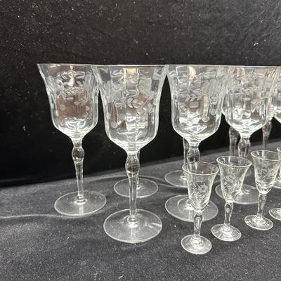 ETCHED CRYSTAL STEMMED GLASSES