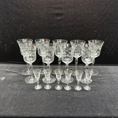 ETCHED CRYSTAL STEMMED GLASSES