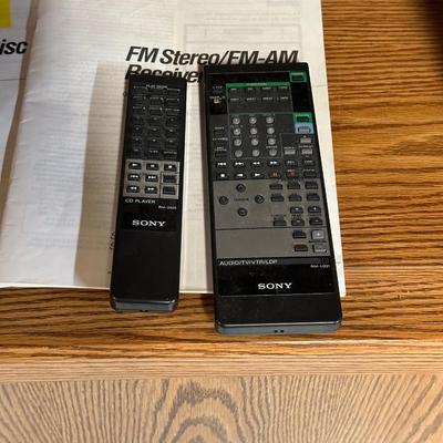 SONY AM/FM STEREO RECEIVER & DISC PLAYER W/REALISTIC SPEAKERS PLUS STEREO CABINET