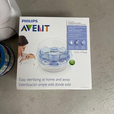 DIAPER GENIE W/EXTRA BAGS AND AVENT STERILIZER
