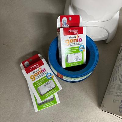 DIAPER GENIE W/EXTRA BAGS AND AVENT STERILIZER