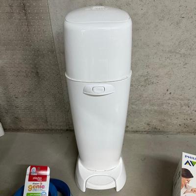 DIAPER GENIE W/EXTRA BAGS AND AVENT STERILIZER
