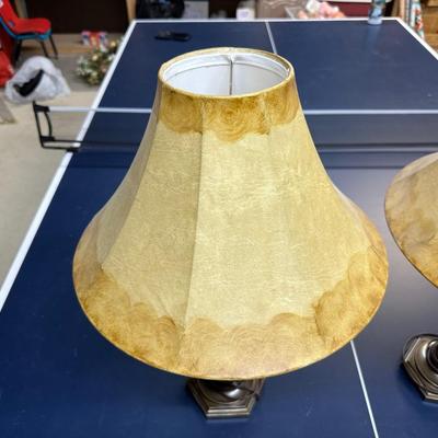 2 MATCHING TABLE LAMPS