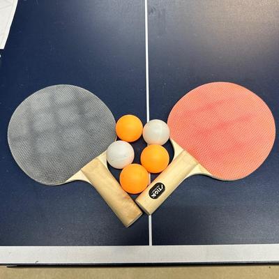 FOLDING PING PONG TABLE ON WHEELS WITH ALL ACCESSORIES INCLUDED