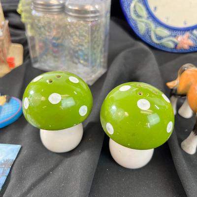 Collectibles, Salt and Peppers