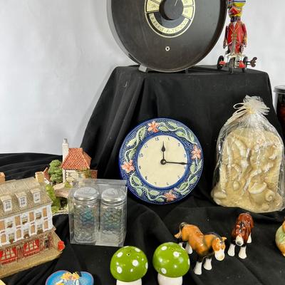 Collectibles, Salt and Peppers